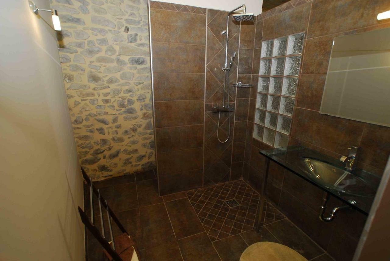 Le Coing Des Vignes Bed & Breakfast Mauressargues Екстериор снимка